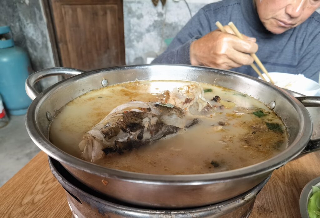 图片[4]-农村生活-清江小鱼煮干竹笋-聚微达人